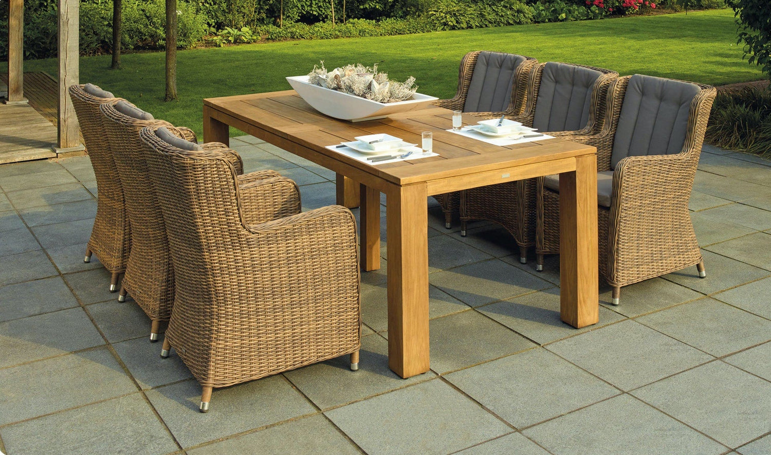 Patio Decor & Furniture