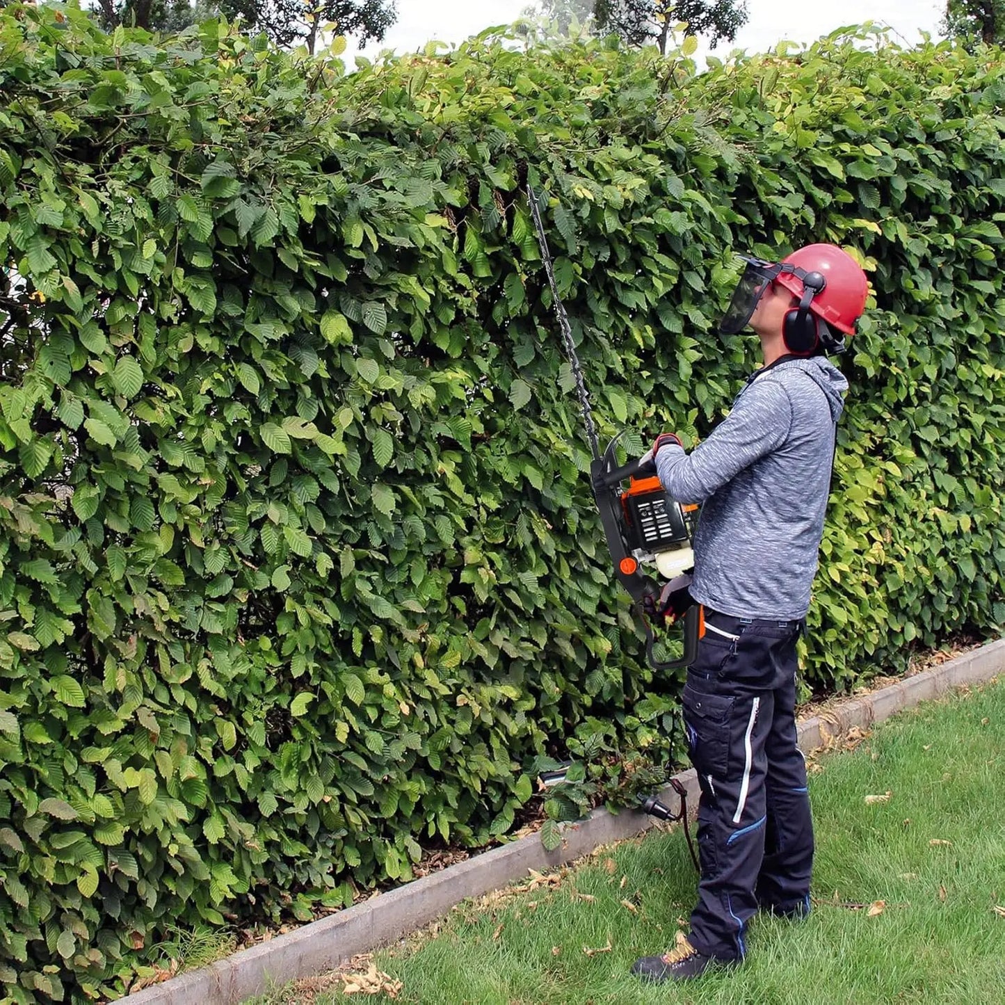 26CC Gas Powered Hedge Trimming Tool